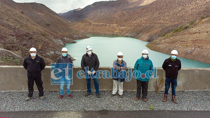 Pese a estar a un tercio de su capacidad, el embalse Chacrillas es una obra impactante que constituye un polo de atracción turística.