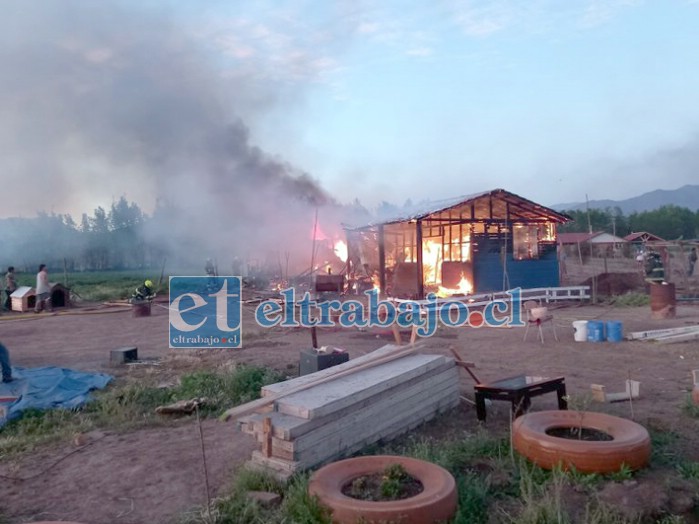 Las llamas destruyeron  por completo la casa de Patricia Muñoz el pasado lunes 11 de octubre. (Foto putaendoinforma.com)