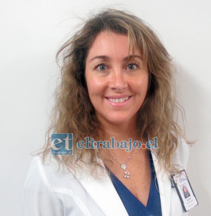 Valeria Oliva Biénzobas, oftalmóloga del Hospital San Camilo, especialidad en Córnea, Cirugía refractiva y Superficie ocular.