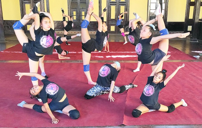 MUCHO ENTRENAMIENTO.- Estas niñas tienen entre los 10 y los 16 años de edad, ahora ellas están en el proceso de competencia y clasificaron a dos torneos nacionales en el circuito.