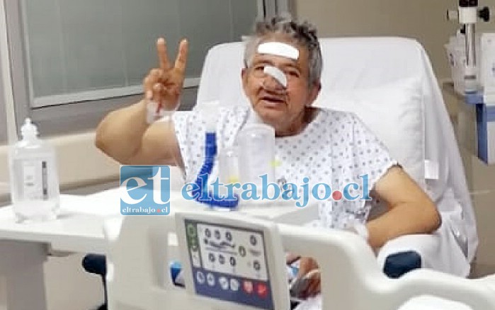 UN ROBLE QUE SE LEVANTA.- Aquí vemos a don Luis Zelaya luchando por su vida, la cicatriz que tiene en su pecho es enorme, él agradece todas las muestras de apoyo recibidas.