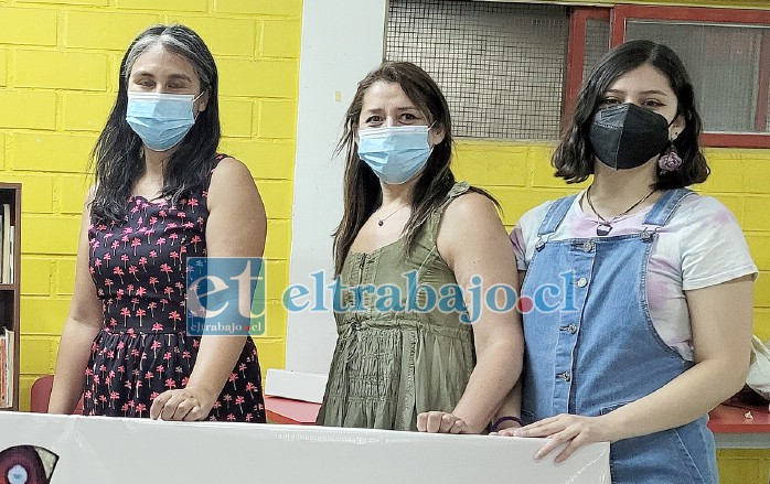 LAS TRES CAZADORAS.- Ellas son Romina Fuentealba, Carla Montejo y Paula Céspedes, cazadoras de cuentos de Aconcagua.