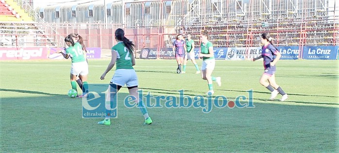 En el estadio Municipal se realizó la primera fecha del torneo Relámpago de fútbol femenino.