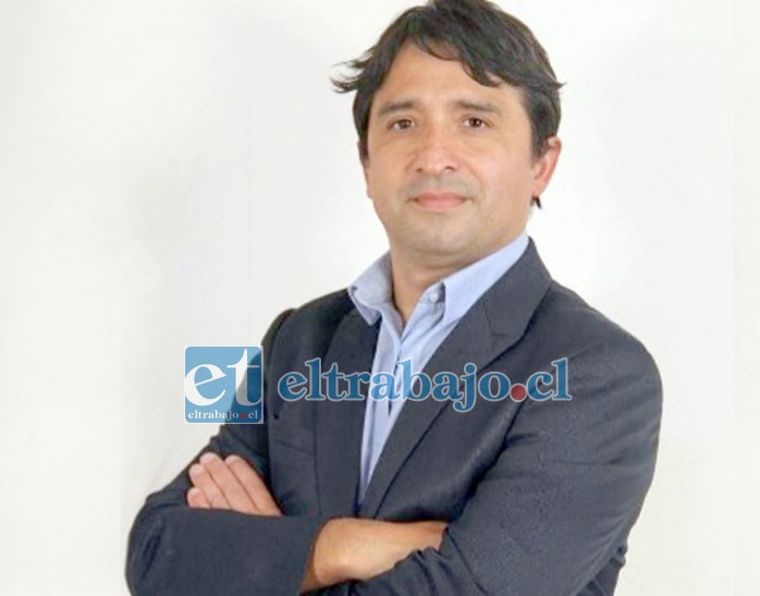 Claudio Gómez, constituyente por el distrito 6.