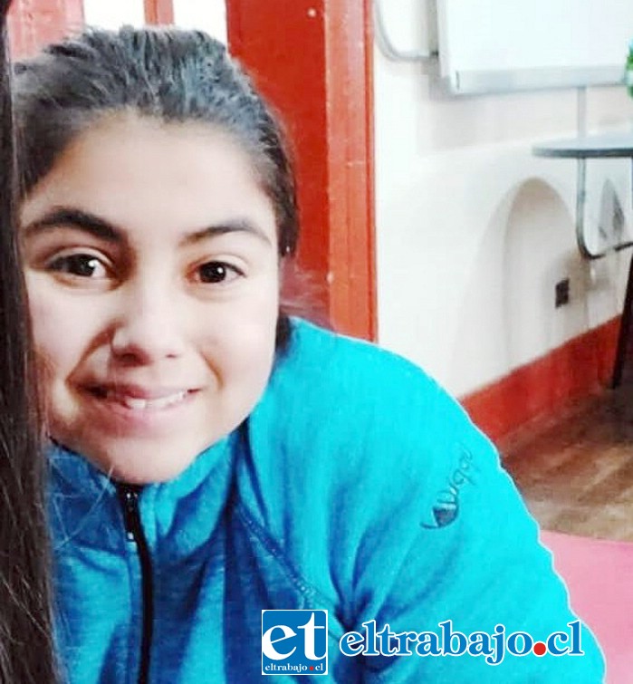 URGENTE.- Esta niña, Betzabeth Mendoza Gallardo, de 13 años de edad, fue reportada por sus familiares como Desaparecida desde hace un mes. Ella es vecina de El Asiento, pero podría estar radicando en Los Andes y sus alrededores. Si alguien conoce su paradero pueden llamar a los fonos: +56982606522 / +56934521345 / +56954176811.