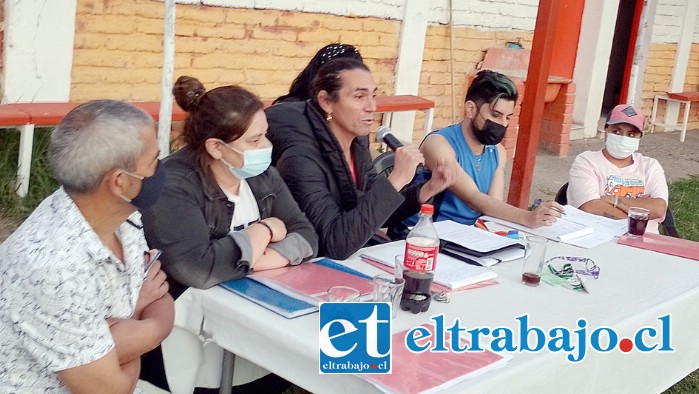 MÚSCULO SOCIAL.- María López Barrera, Julieta Varas, Carolina Altamirano, Javier Gómez, Viviana Ávila, Elizabeth Mansilla, todos son coordinadores de catorce organizaciones sociales.