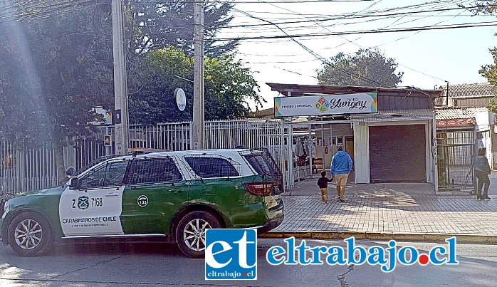 Personal de Carabineros llegó hasta el Paseo Yungay donde uno de los locales fue robado.