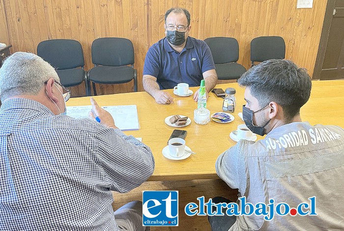 Funcionarios de la Autoridad Sanitaria establecieron que la plaga de moscas se debe al mal manejo de guano por parte de una empresa agrícola.