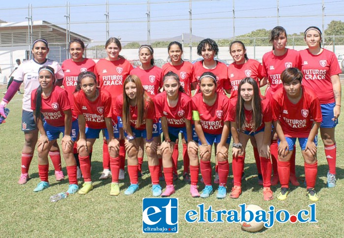 El equipo femenino de la Escuela de Fútbol Futuros Crack de Catemu, que desde el próximo 29 de agosto y hasta el 05 de septiembre representará a Chile en las Islas Galápagos.