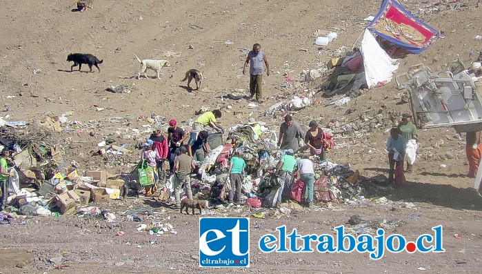 Tal como sucede en el resto del país, los vertederos resultan un grave problema donde se instalen. El vertedero La Hormiga no es la excepción y periódicamente es noticia por situaciones negativas, pero lo que no se puede tolerar es que las autoridades no investiguen el origen del problema, por último para tranquilidad de las comunidades afectadas.