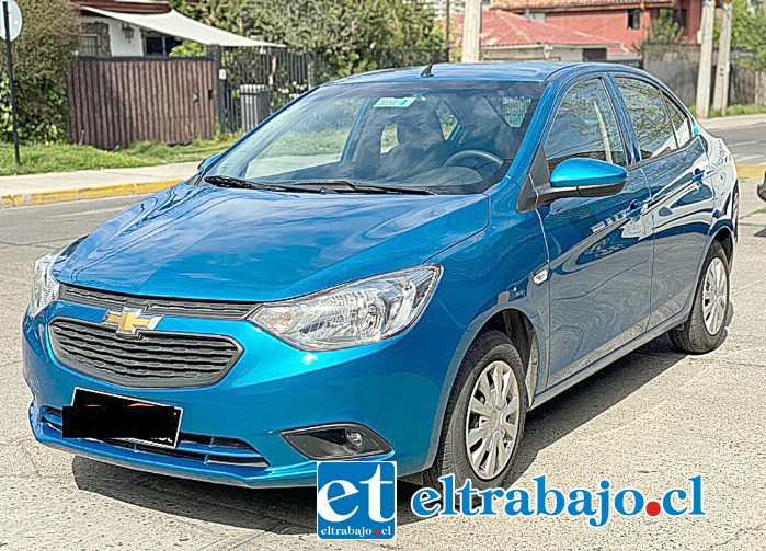 APOYEMOS A KARLA.- Este sedán Chevrolet Sail azul, año 2017, usted se lo puede ganar con sólo comprar un número de la rifa. Vale $10.000 y se sorteará el próximo 16 de junio.