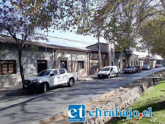 En este lugar ubicado entre Traslaviña y Salinas, el vecino de Putaendo estaba estacionado con su vehículo cuando un sujeto se acercó para decirle que una rueda estaba por salirse.