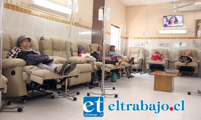 Al menos cinco sillones (las UNCO piden 10) deberán llegar para implementar la Sala de Quimioterapia en el Hospital San Camilo. (Foto referencial)