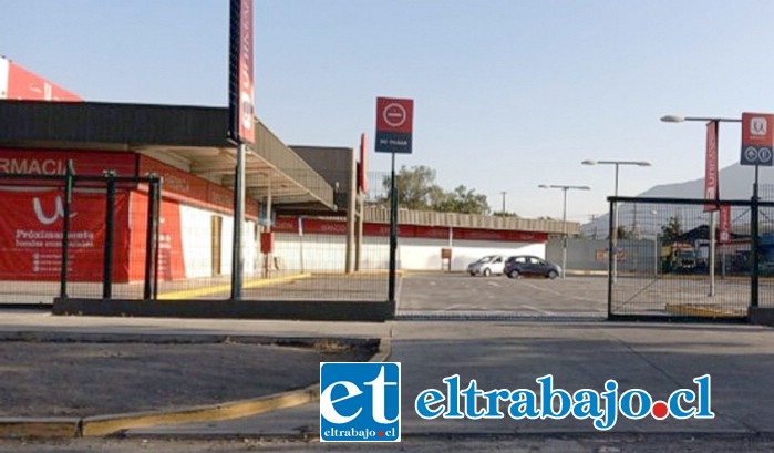 Tres personas detenidas dejó robo y posterior agresión con un arma blanca a un guardia en el supermercado Unimarc de Encón.