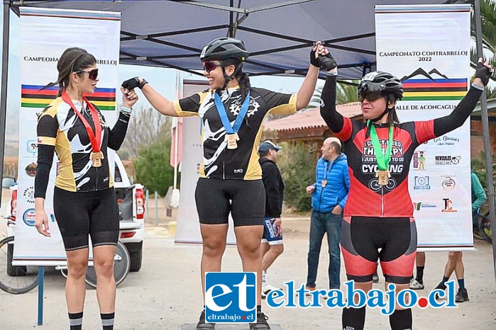 ELLAS LIDERAN.- Aquí las tenemos en primer lugar Camila Cabrera, segundo lugar Elena Carrión y en tercer lugar a Pamela Carrillo.