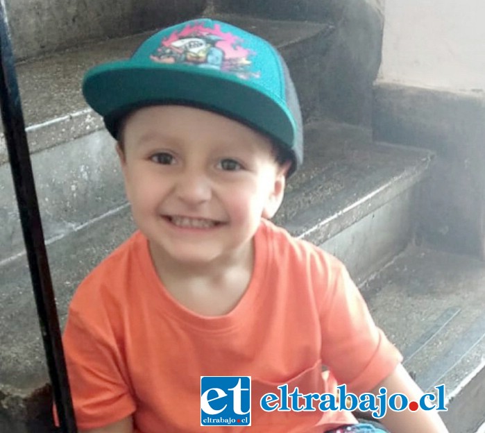 VAMOS CON EL NICO.- Él es nuestro amiguito Nicolás Vivares Arancibia, de 3 años de edad, quien actualmente permanece en la Unidad de Cuidados Intensivos del Hospital San Camilo desde hace varios días.