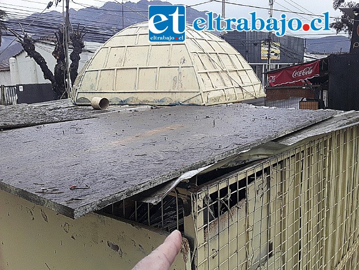 La lata desprendida por el o los delincuentes para robar mercadería.