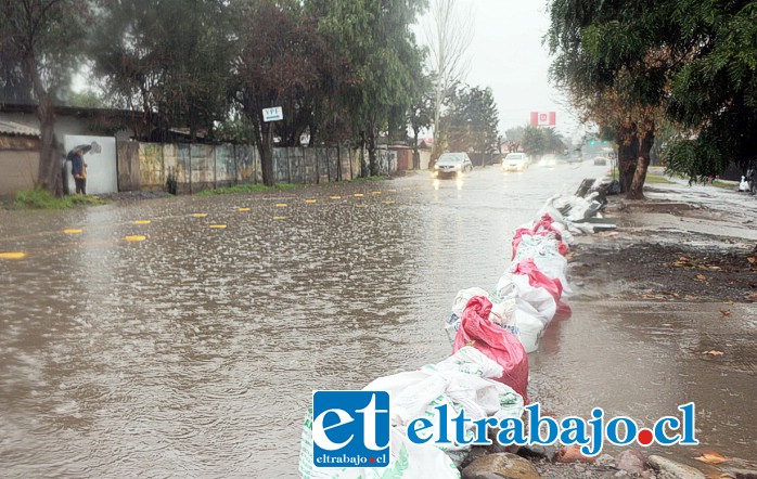 Unos 15 milímetros de agua como mínimo se espera caigan esta mañana, lo que puede generar graves problemas. (Foto archivo).