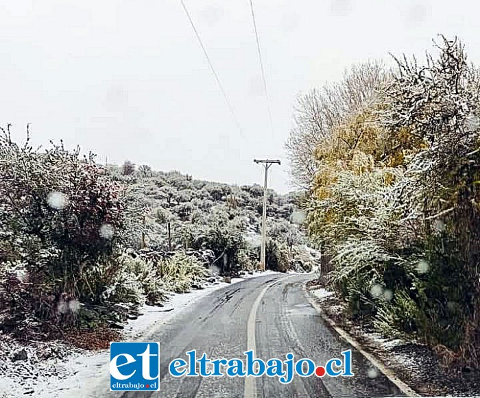 BLANCA ESPERANZA.- En la cordillera el panorama fue blanco, frío oportuno, pues esta nieve se derretirá en verano, refrescando así nuestro valle.