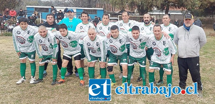 El once mayor de 45 años del club Ulises Vera se consagró campeón del torneo Sénior de San Felipe.