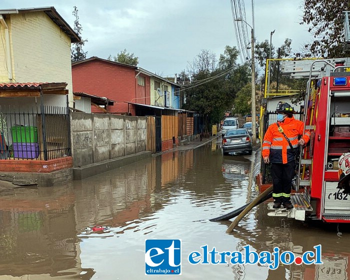 Ocho casas se vieron afectadas por nueva inundación en la Villa Curimón.