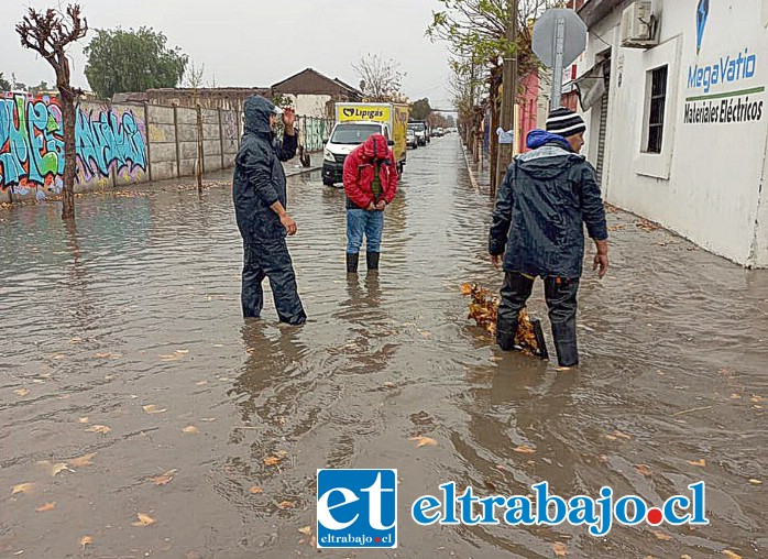 Intensas precipitaciones se anuncian para hoy y mañana, lo que eventualmente generará problemas de inundaciones en diversos sectores.