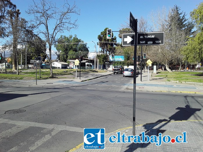 Justo en esta esquina de Avenida Yungay con Freire fue detenido por Carabineros, un sujeto acusado de provocar desórdenes al interior de la Fiscalía Local de San Felipe.