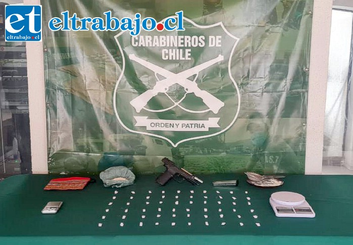 Drogas, armas y municiones incautó el OS7 de Carabineros desde dos domicilios en San Felipe.