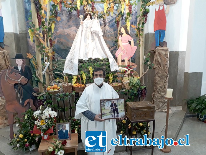 Padre Luis Felipe Vergara Vera, junto a la Virgen de Andacollo.