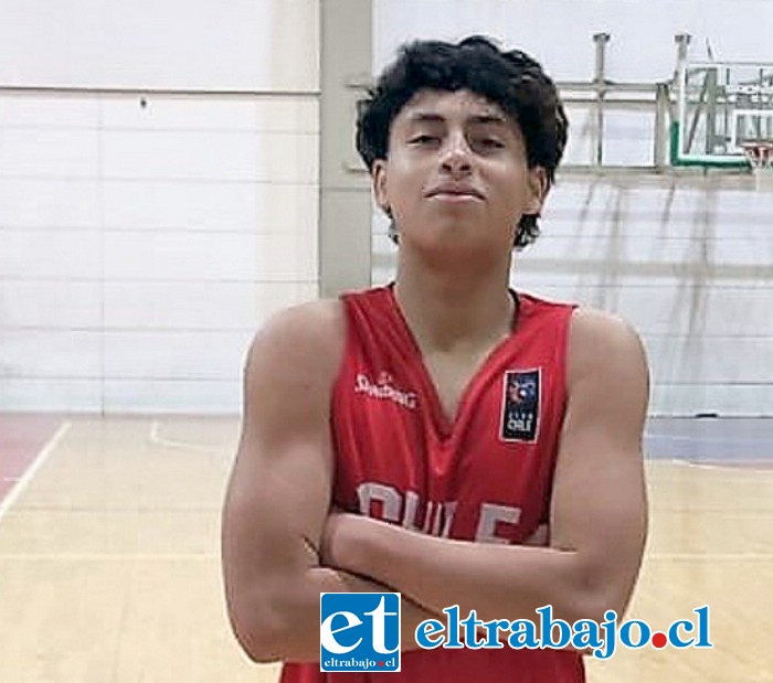 Juan Acuña en una de las concentraciones de la selección sub-15.