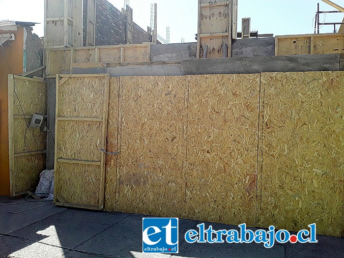 A esta construcción entró a robar el solitario delincuente durante la madrugada de ayer en Avenida Maipú.