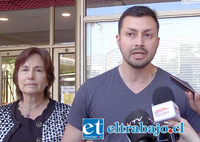 Esteban Herrera junto a la alcaldesa Carmen Castillo en el lanzamiento del programa de Becas Deportivas.