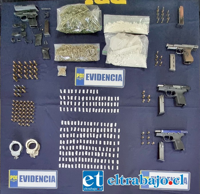 Drogas, armas y munición fueron incautadas en la operación ‘Trébol’.