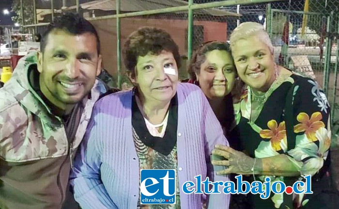 Artistas locales también se hicieron partícipes del bingo a beneficio de la señora Lilian.