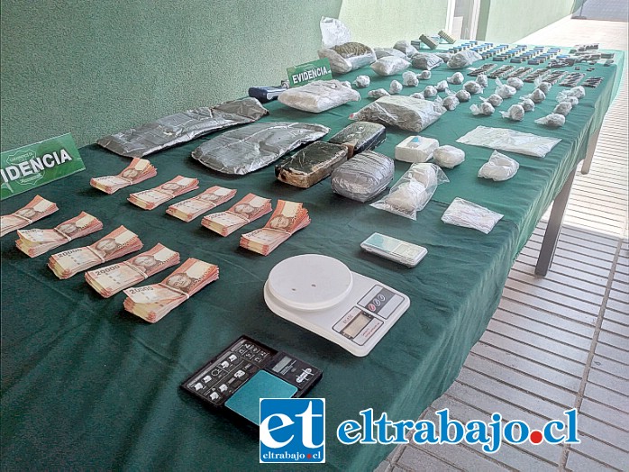 Más de diez kilos de droga decomisó el OS7 de Carabineros en Putaendo y San Felipe. A ello se suman más de 9 millones de pesos en billetes falsificados.