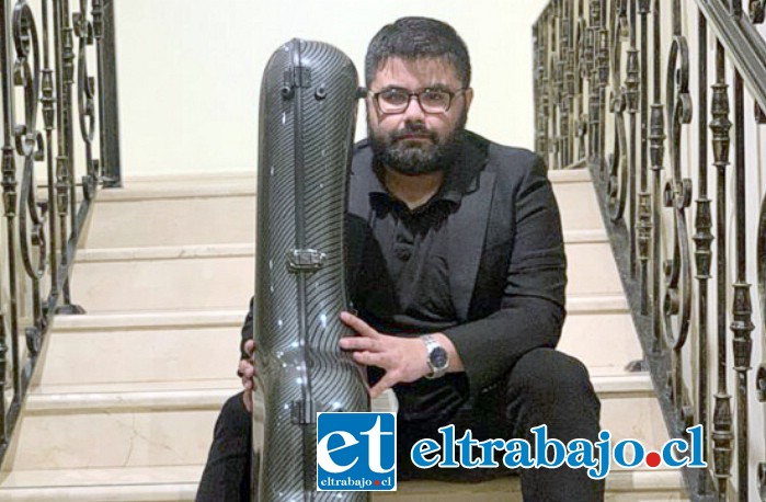 Gonzalo Arias, profesor de guitarra clásica, realizará un recital a comienzos de noviembre en Qatar.