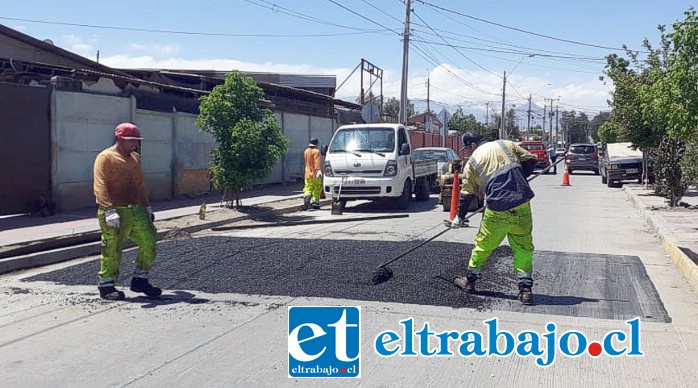 Municipio comenzó la construcción de más de 30 reductores de velocidad en San Felipe.