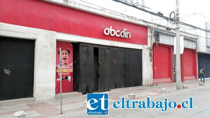 Frontis de la tienda ABCDIN en San Felipe.