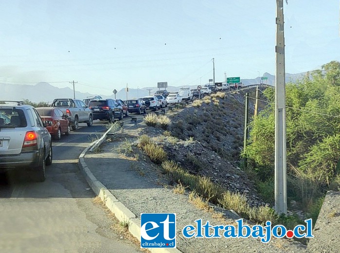 Gran congestión vehicular generó manifestación en el enlace Monasterio.