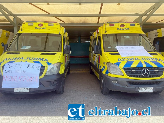 Letreros sobre las ambulancias ayer en la mañana daban cuenta de la movilización del SAMU.