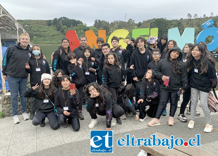 La delegación sanfelipeña estuvo compuesta por 23 estudiantes y 6 profesores.