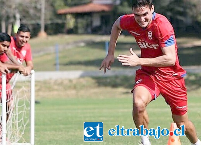 Christian Cepeda es un experimentado defensor central argentino.