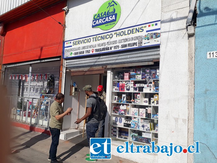 En este local robaron delincuentes durante la madrugada de ayer; hay un detenido.