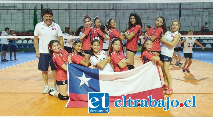 La selección femenina del colegio Cordillera fue tercera en el Sudamericano de Paraguay.