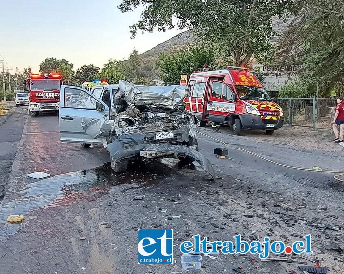 Equipos de emergencia trabajaron poco más de una hora en este accidente. (imagen gentileza Putaendo Informa).