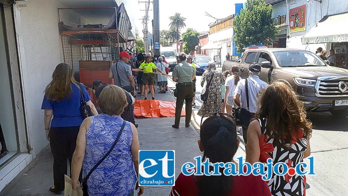 Hombre falleció la mañana de ayer en calle Santo Domingo tras sufrir un paro cardiaco.