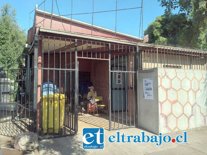 Comenzó funcionamiento del vacunatorio y testeo de antígenos en el Liceo Roberto Humeres.