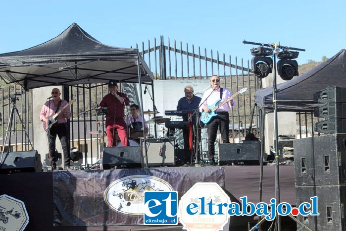 El grupo musical sanfelipeño ‘The Strikers’ durante una de sus presentaciones.