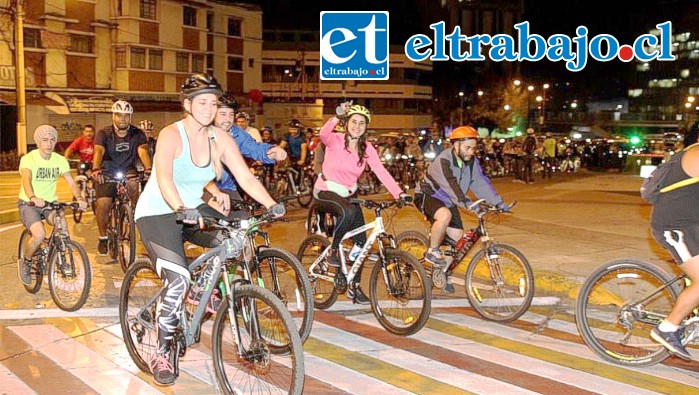 El ‘BiciTour’ nocturno se realizará hoy viernes desde las 19:00 horas en la Plaza Cívica (Imagen Referencial).