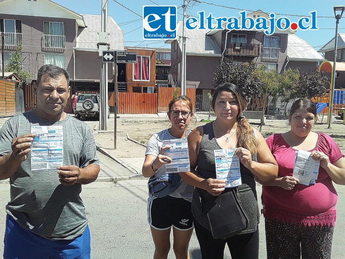 Ellos son sólo algunos de los muchos afectados con estos cobros que no han sido explicados.